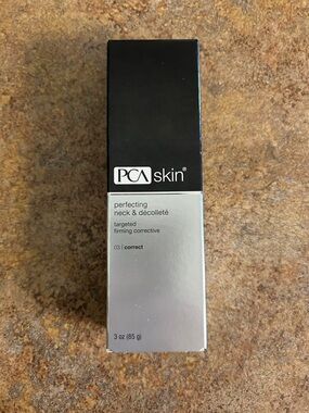 Perfecting Neck & Décolleté 03 Correct - Silver/Black